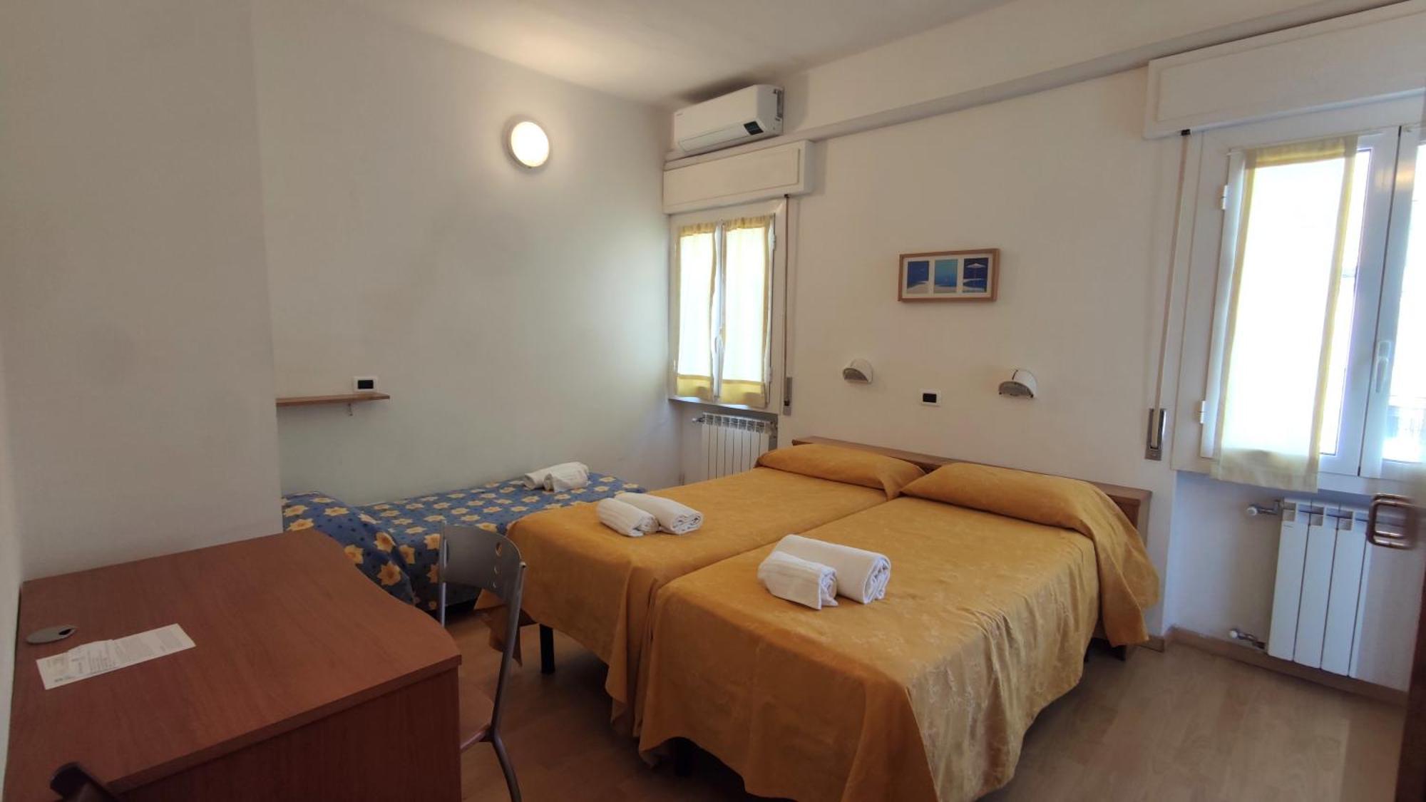 Casa Vacanze Valdese Vallecrosia Camera foto
