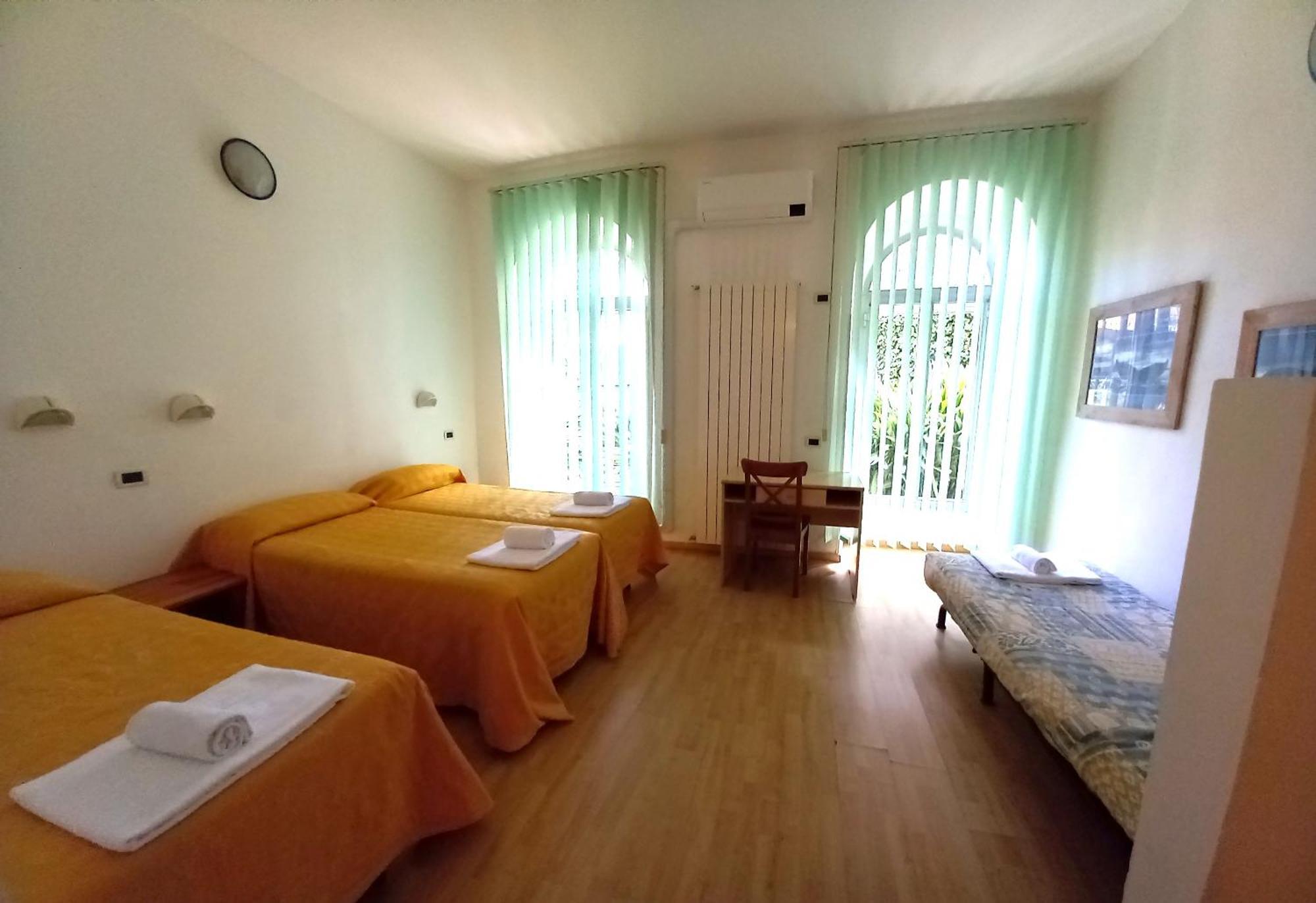 Casa Vacanze Valdese Vallecrosia Camera foto