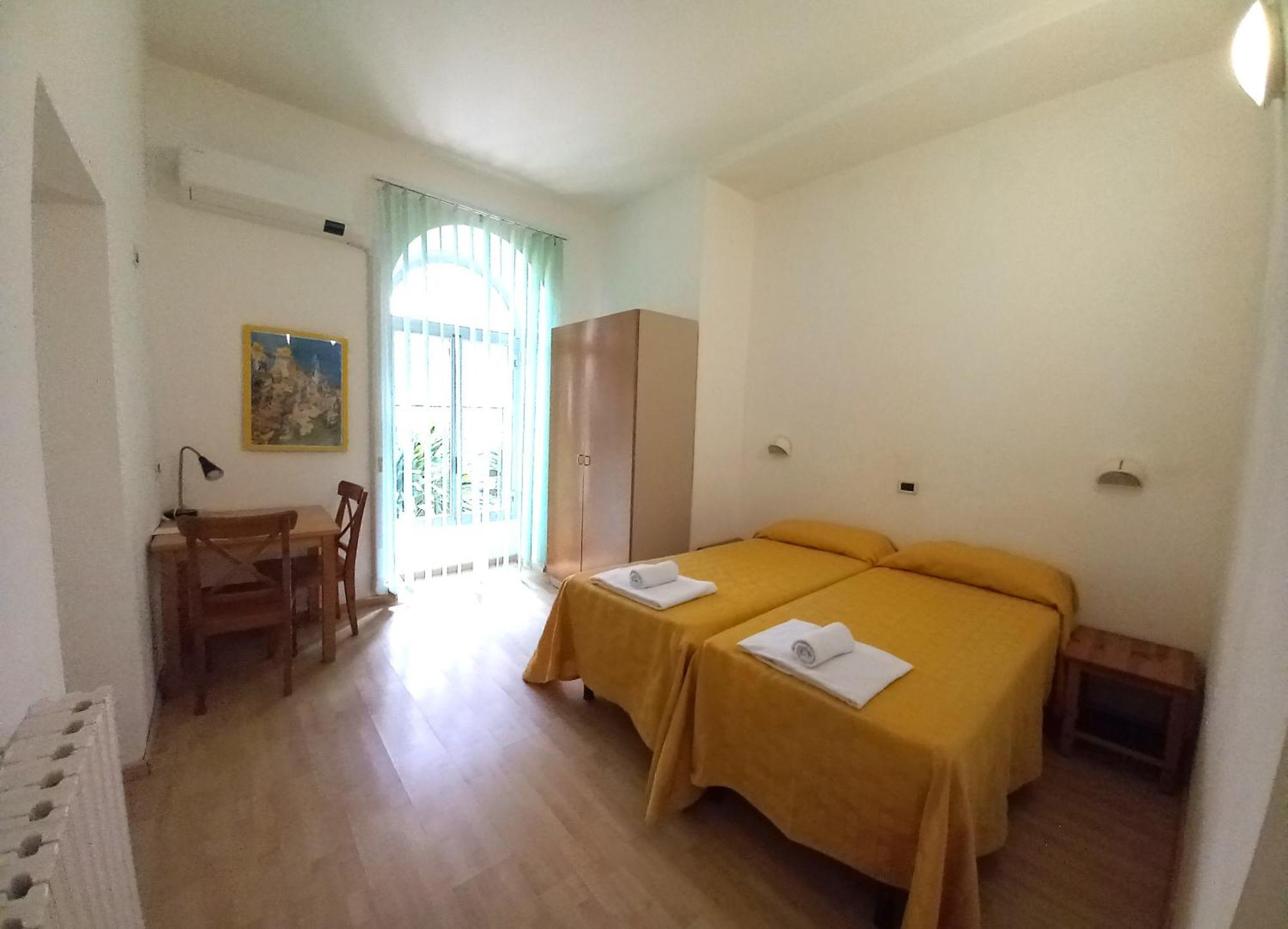 Casa Vacanze Valdese Vallecrosia Camera foto