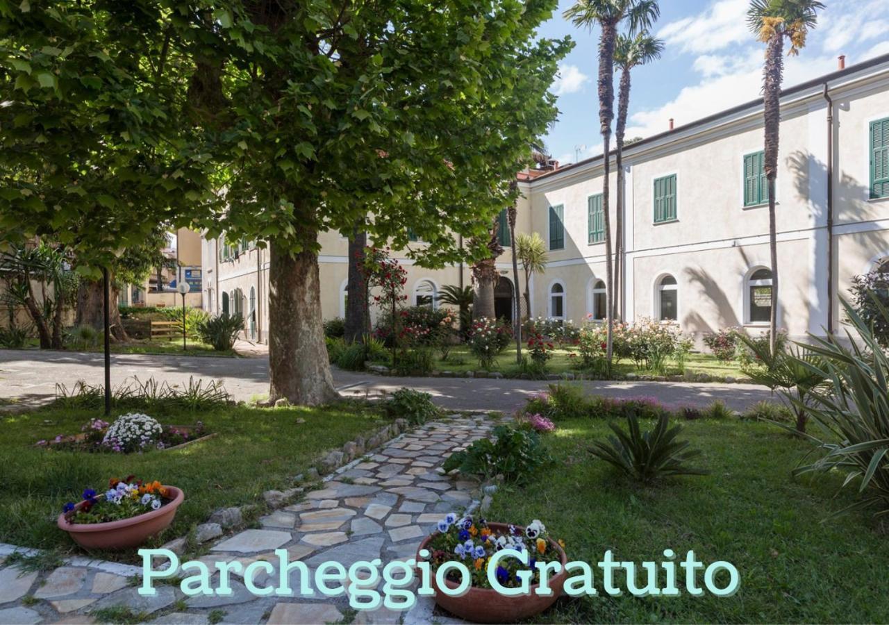 Casa Vacanze Valdese Vallecrosia Esterno foto