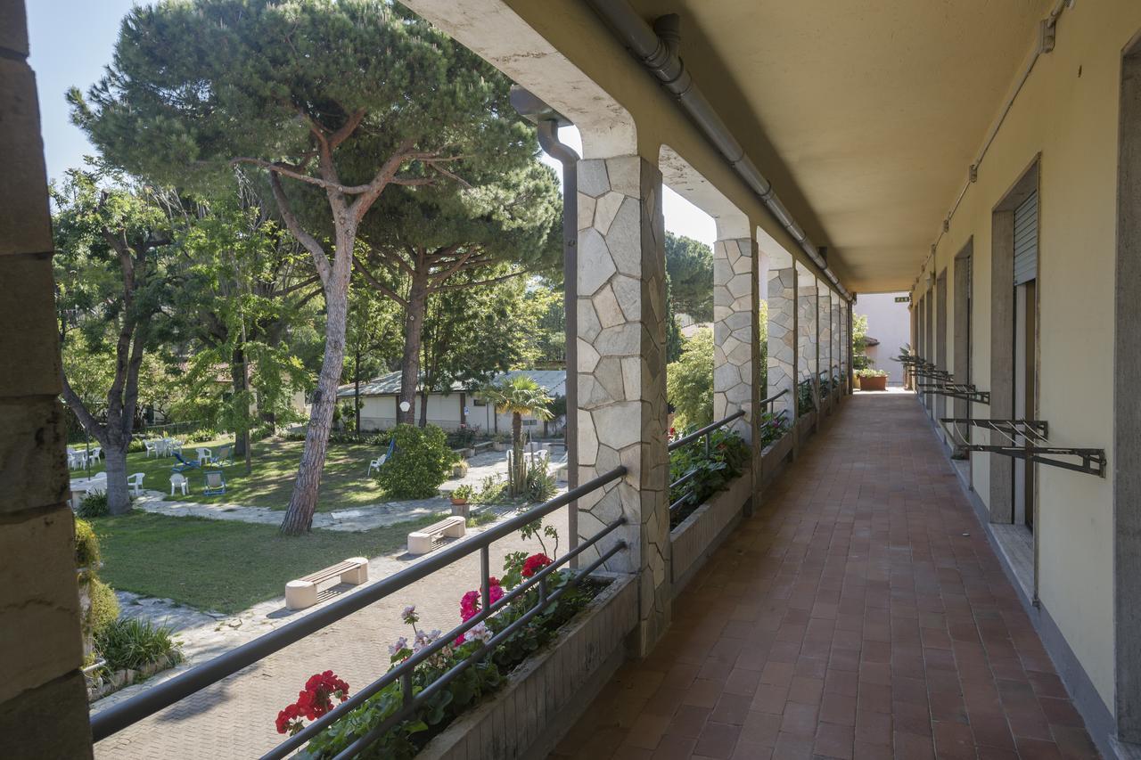 Casa Vacanze Valdese Vallecrosia Esterno foto