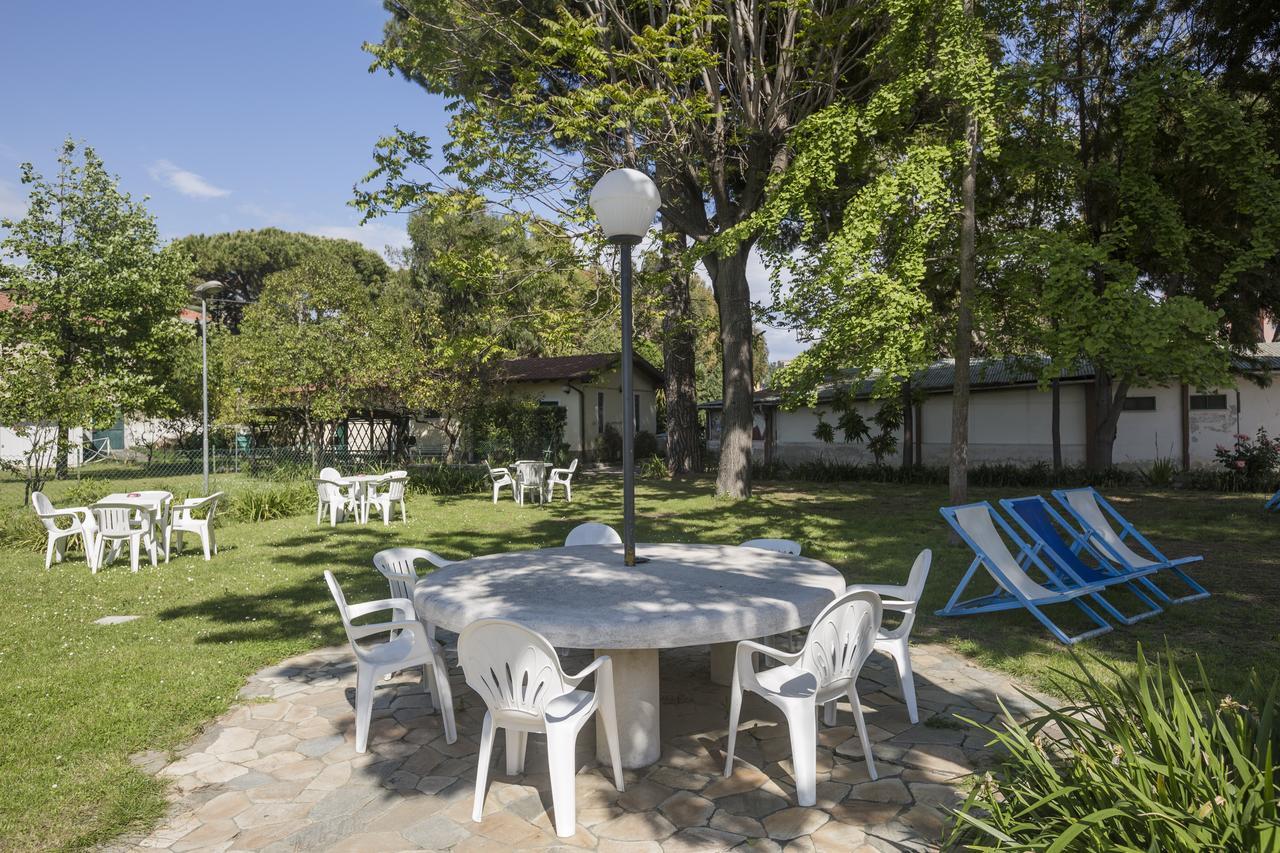 Casa Vacanze Valdese Vallecrosia Esterno foto